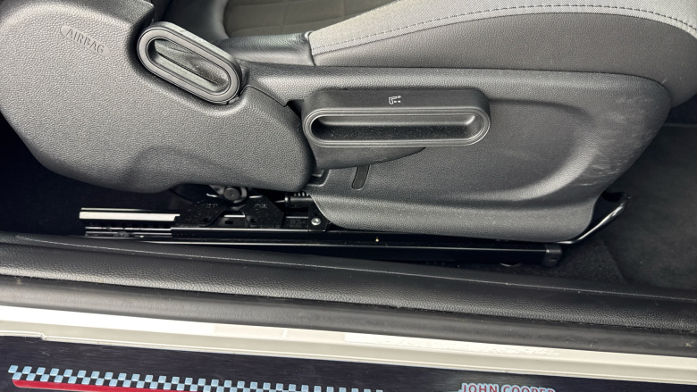 MINI Hatchback 1.5 Cooper Sport Premium 3dr Auto Petrol Hatchback